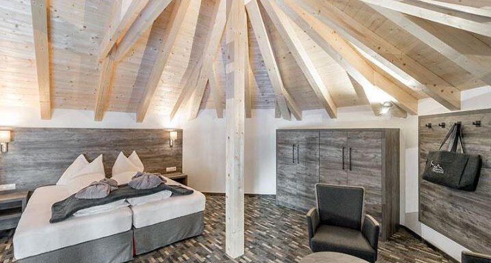 Turmsuite - Schlafzimmer - Hotel Burgstein alpin & lifestyle - Längenfeld