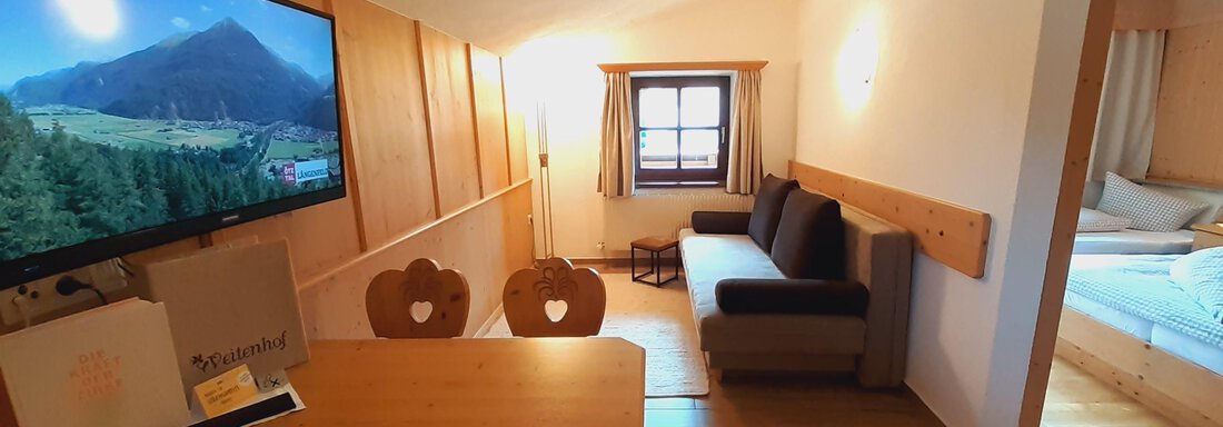 Wohn-Essbereich kleines Appartement Ferienwohnung  - Bio & Reiterhof der Veitenhof - Niederthai