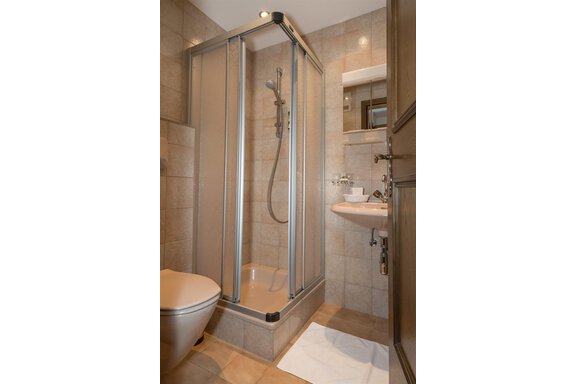 Badezimmer Doppelzimmer Standard - Hotel Tauferberg - Niederthai