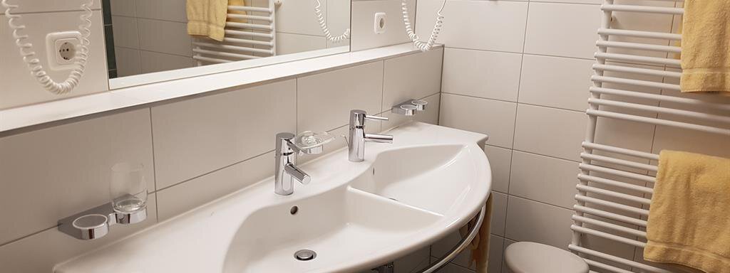 2. Badezimmer - Ferienwohnung Chalet Montana - Obergurgl 