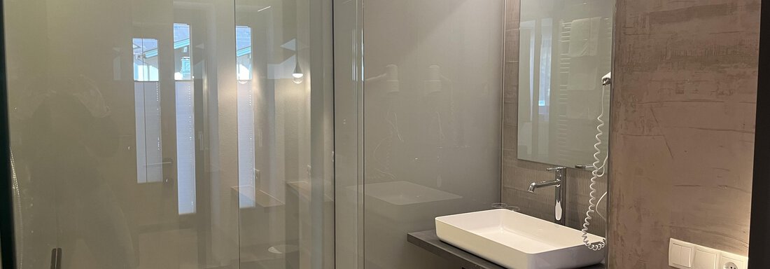 bathroom Friends & Family Suite - "stefan" Hotel - Sölden