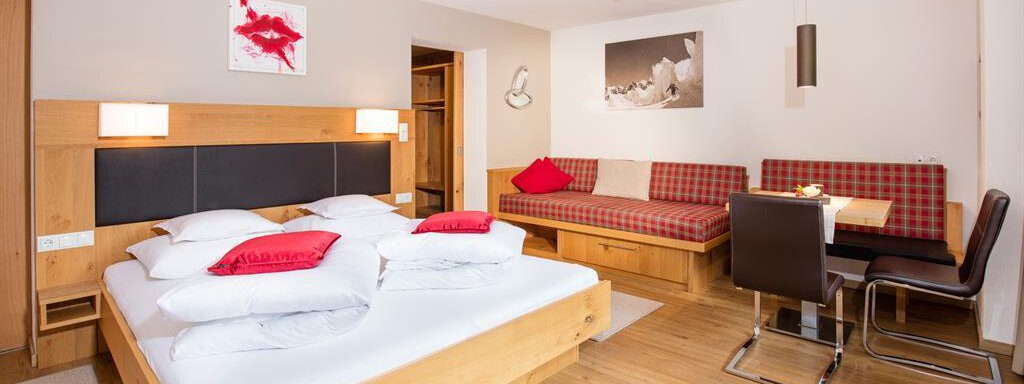 Chic Schlafzimmer mit Sofa Chic Schlafzimmer mit Sofa - Apart Falkner - Sölden