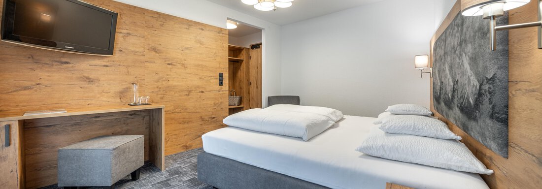 Doppelzimmer - Apart Hotel Garni Alt Kaisers - Sölden
