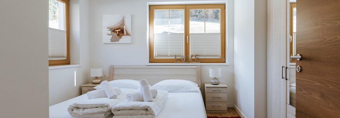 Schlafzimmer links mit extra Badezimmer_Bergbach - Appartement Bergbach Sölden - Sölden