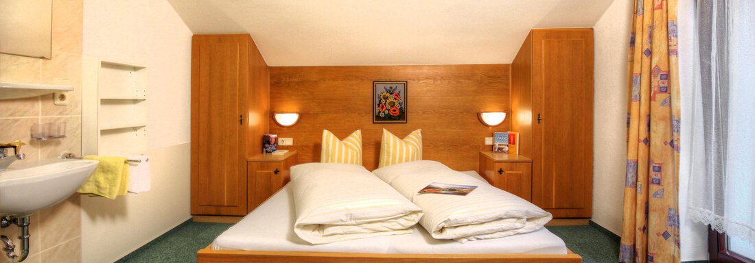 Doppelzimmer außerhalb der Einheit mit Dusche - Appartement Kathi Scheiber - Sölden