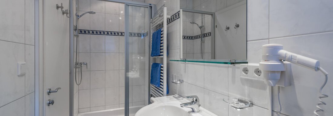 Bathroom apartment 1 - Ferienappartements Linserhof - Sölden