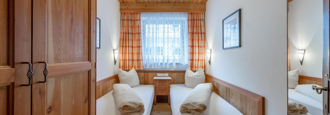 2nd bed room - Ferienappartements Linserhof - Sölden
