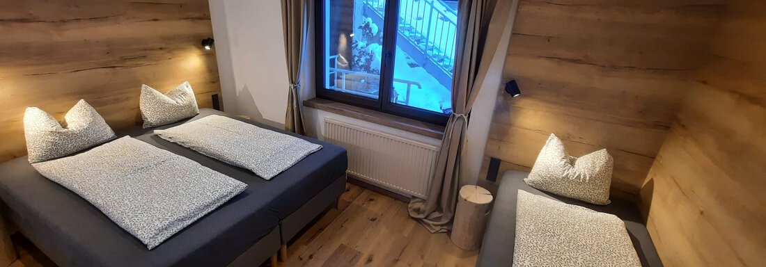 room 3 (1 double bed, 1 single bed) - Ferienhaus Anna - Sölden
