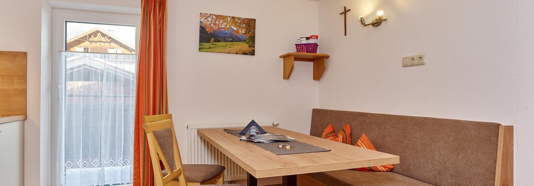 gemütliche Sitzgelegenheit - Ferienhof Paulelas - Sölden