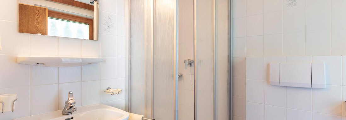 Badezimmer - Frühstückspension Arnold Alois - Sölden