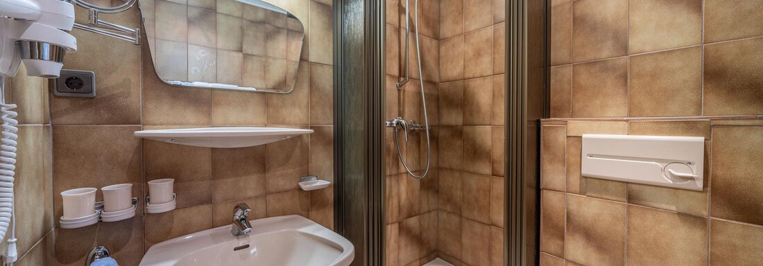 Dreibettzimmer mit Balkon 10 - Gästehaus Maier - Sölden
