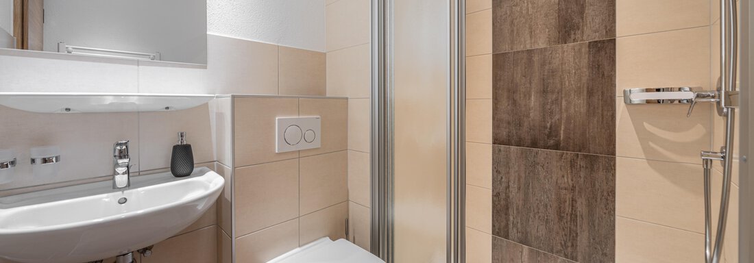 Bad 2 Wiese - Gästehaus Raphaela - Sölden