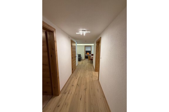 Hausgang mit Blick zur Wohnlandschaft - Haus Saskia - Sölden