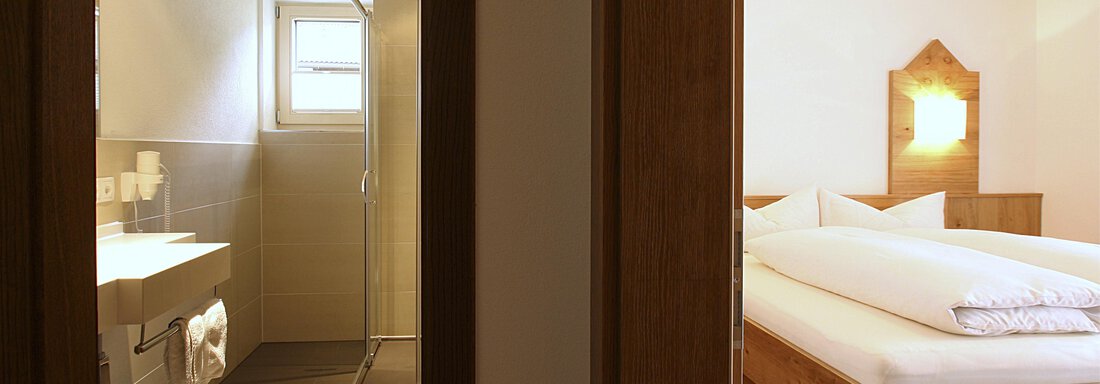 bathroom & bedroom - Haus Simone - Sölden