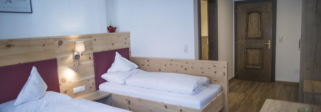 Dreibettzimmer - Hotel Am Hof - Sölden