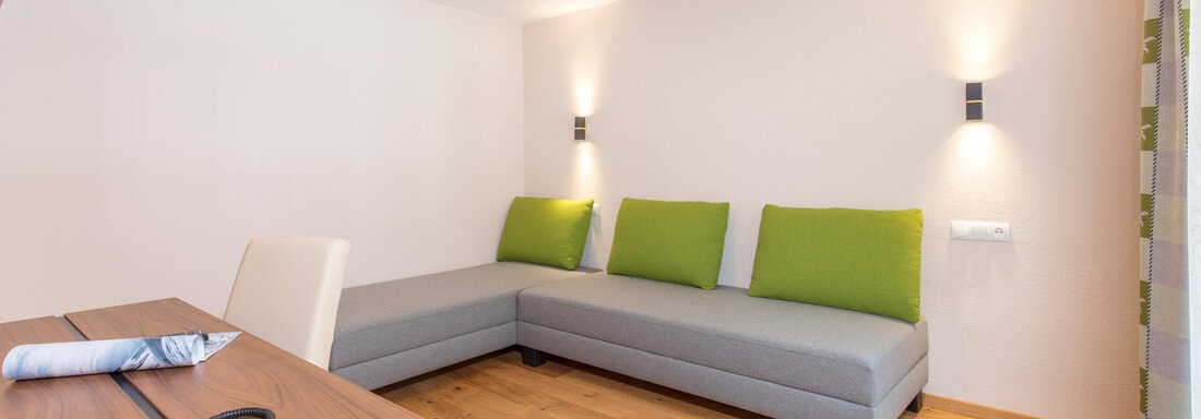 Zweibettzimmer als Wohnraum im Deluxe DZ - Hotel Birkenhof - Sölden