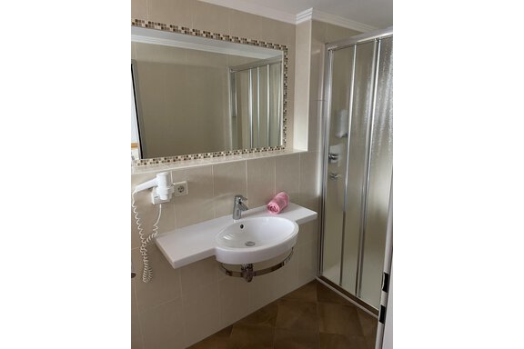 Badezimmer - Hotel Garni Ehrenreich - Sölden