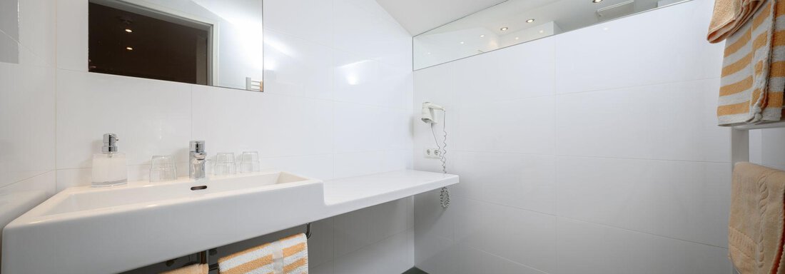 Bad Junior Suite - Hotel Garni Maria Theresia - Sölden