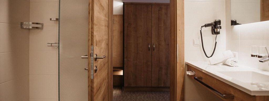 DZ on Top Badzimmer - Hotel Garni Viktoria - Sölden