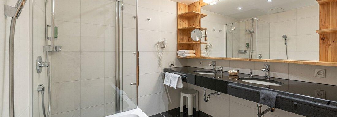 Badezimmer Suite Wildspitze - Hotel Liebe Sonne - Sölden