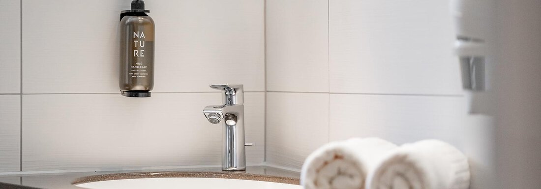 carin_zimmer_katAplus_3 - Hotel Sportpension Carinthia - Sölden