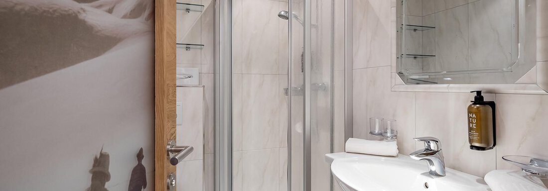 carin_zimmer_katA_2 - Hotel Sportpension Carinthia - Sölden