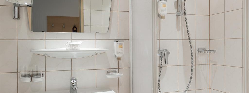 Badezimmer - Hotel Tyrolerhof - Sölden