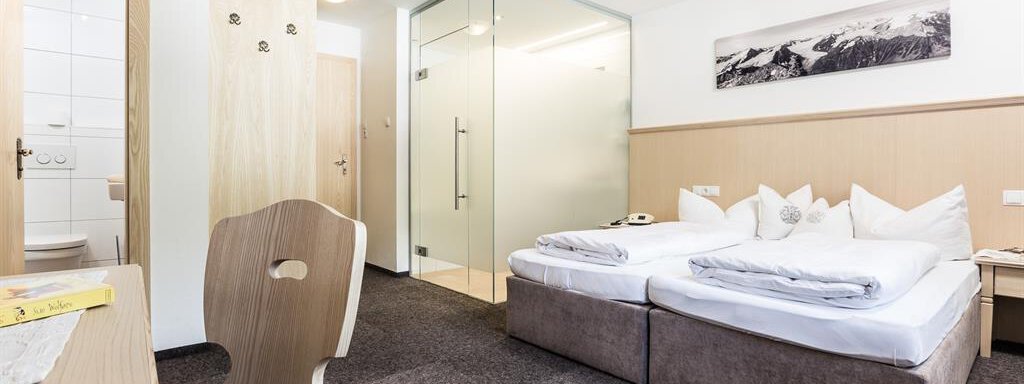 Doppelzimmer "Adler" | © Rudi Wyhlidal Doppelzimmer "Adler" - Madle - Bed & Breakfast - Sölden