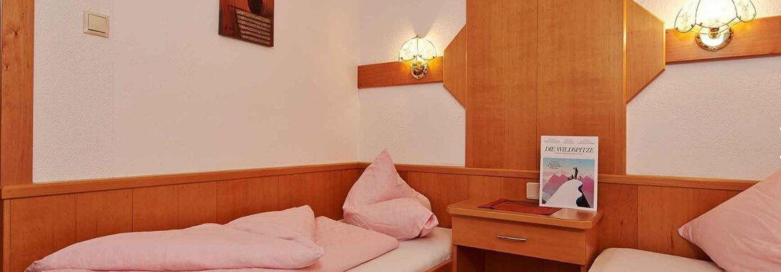 Schlafzimmer - Pension Alpenruhe - Sölden