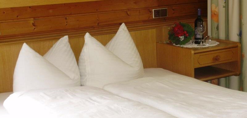 Doppelzimmer mit Dusche WC Doppelzimmer mit Dusche WC - Pension Bergsee - Sölden
