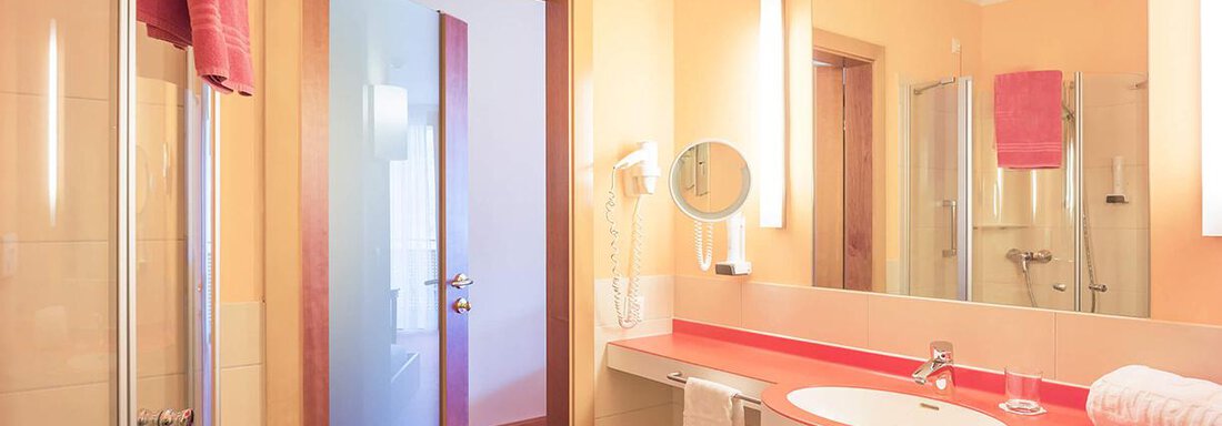 Vivea Hotel Umhausen bathroom - Vivea 4* Hotel Umhausen im Ötztal - Umhausen