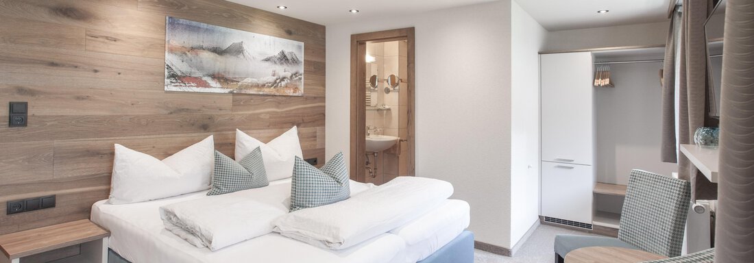 Doppelzimmer | © Contrast Group, Michaela Jörg (CC C) Doppelzimmer - Garni Ötztal - Zwieselstein