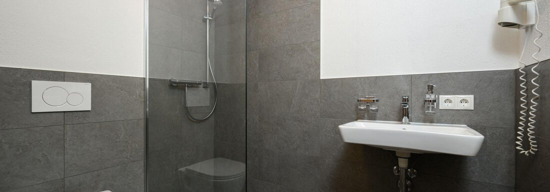 Einzelzimmer Bad - Gästehaus Judith - Zwieselstein