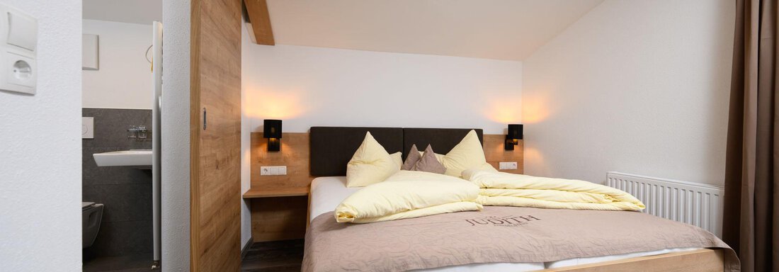 Doppelzimmer Nr. 7 - Gästehaus Judith - Zwieselstein